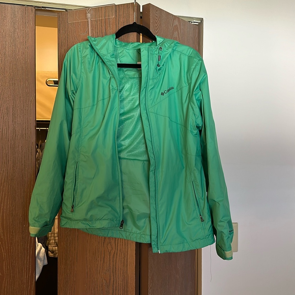 M Women’s Columbia windbreaker Green